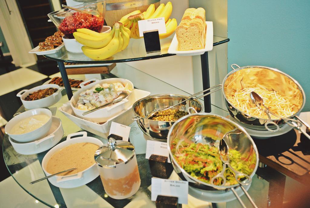 The Domain Bahrain Hotel And Spa - Adults Friendly 16 Years Plus 麦纳麦 外观 照片 A selection of Indian breakfast items