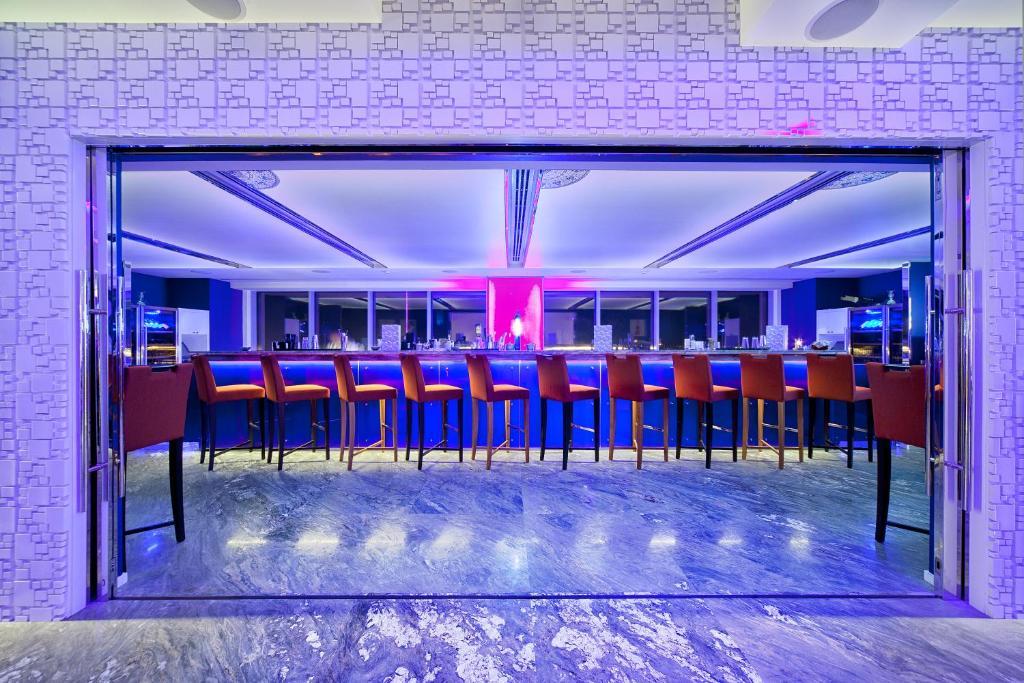 The Domain Bahrain Hotel And Spa - Adults Friendly 16 Years Plus 麦纳麦 外观 照片 The bar at the 101 bar